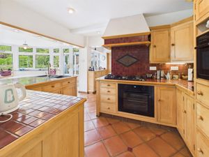 Kitchen- click for photo gallery
